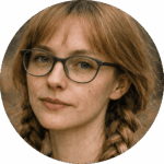 Portrait d’une femme ayant suivi la formation Praticien EFT partageant son témoignage de transformation personnelle et professionnelle