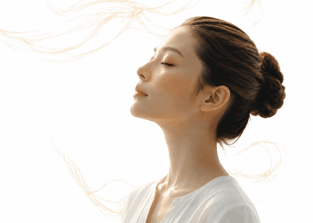 Jeune femme en état de relaxation profonde illustrant l'hypnose Ericksonienne avec filaments lumineux dorés sur fond transparent.
